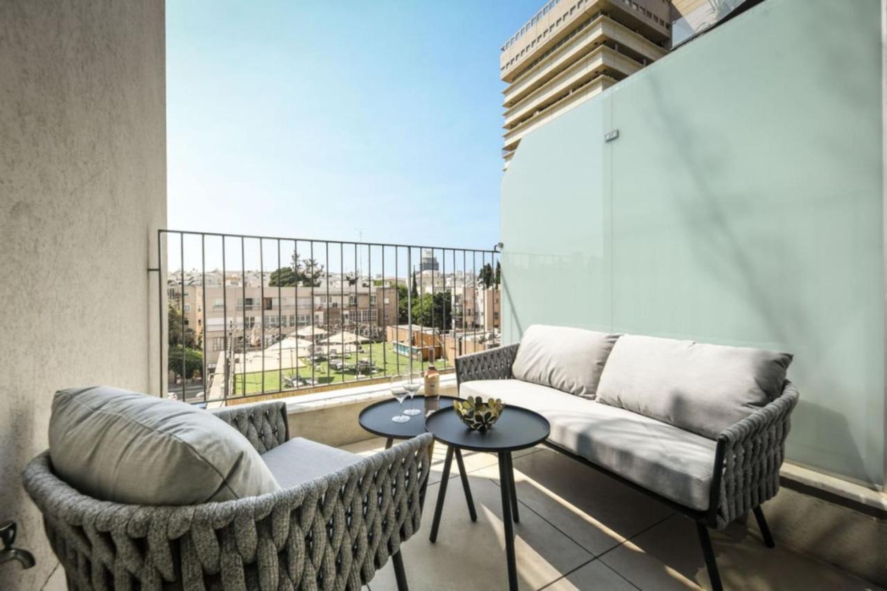 Modern And Vibrant 1Br Apt With Private Balcony Tel Aviv